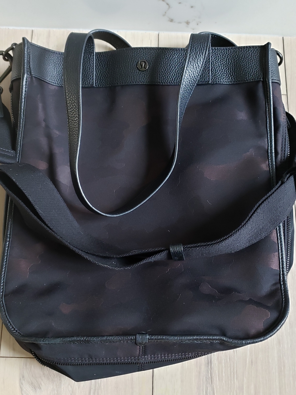 Lululemon Now And Always Tote Mini 8L Heritage Camo Jacquard Max Black Bag - Picture 9 of 12